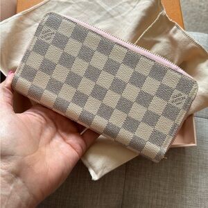 Louis Vuitton Zippy pink Wallet